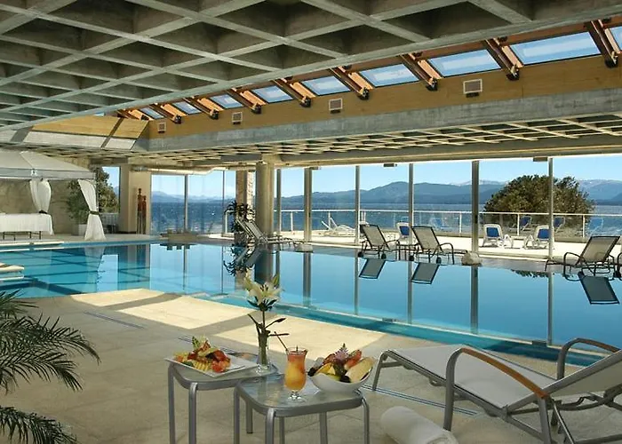 Cacique Inacayal Lake &SpaSpa Hotel